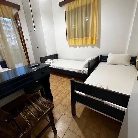 Astra House * Parálion Ástros